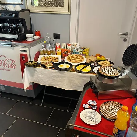 Indi Thelar 4* Villa Guardia
